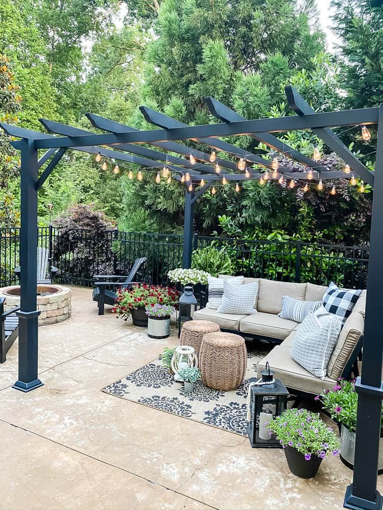 Creating a Cozy Outdoor Sanctuary for Relaxing and Entertaining