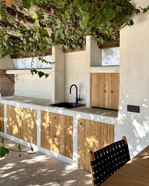 Creating a Functional and Stylish Outdoor Kitchen