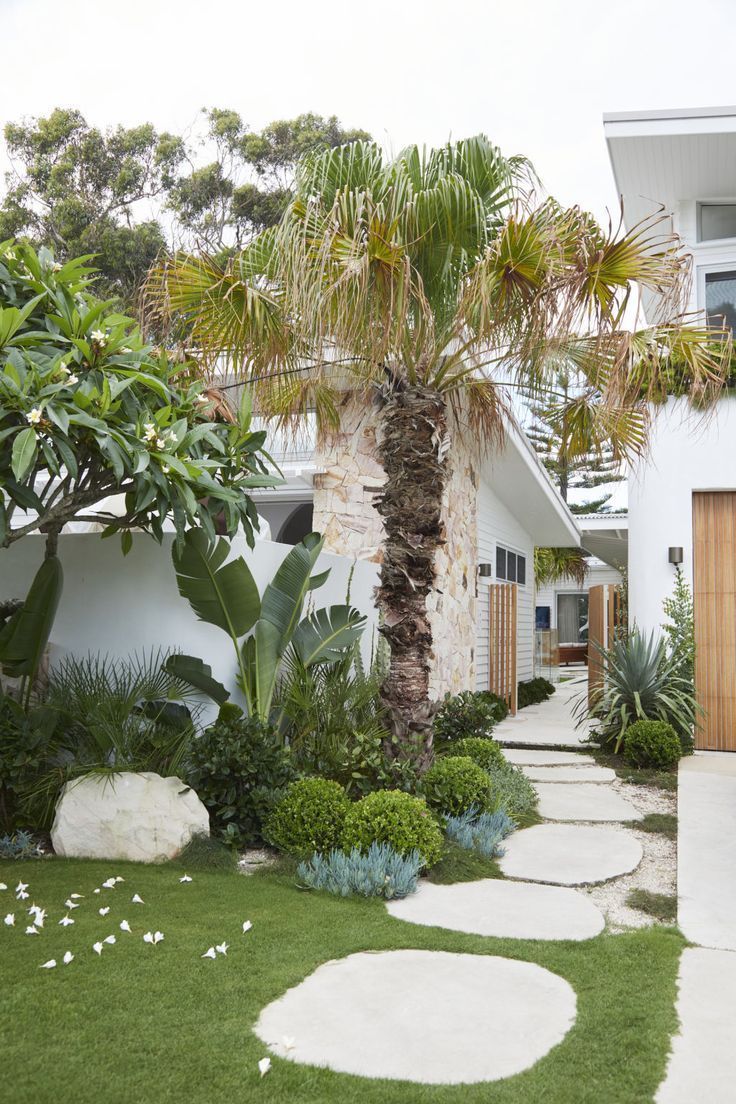 Creating a Sleek Front Yard with Minimalist Landscaping