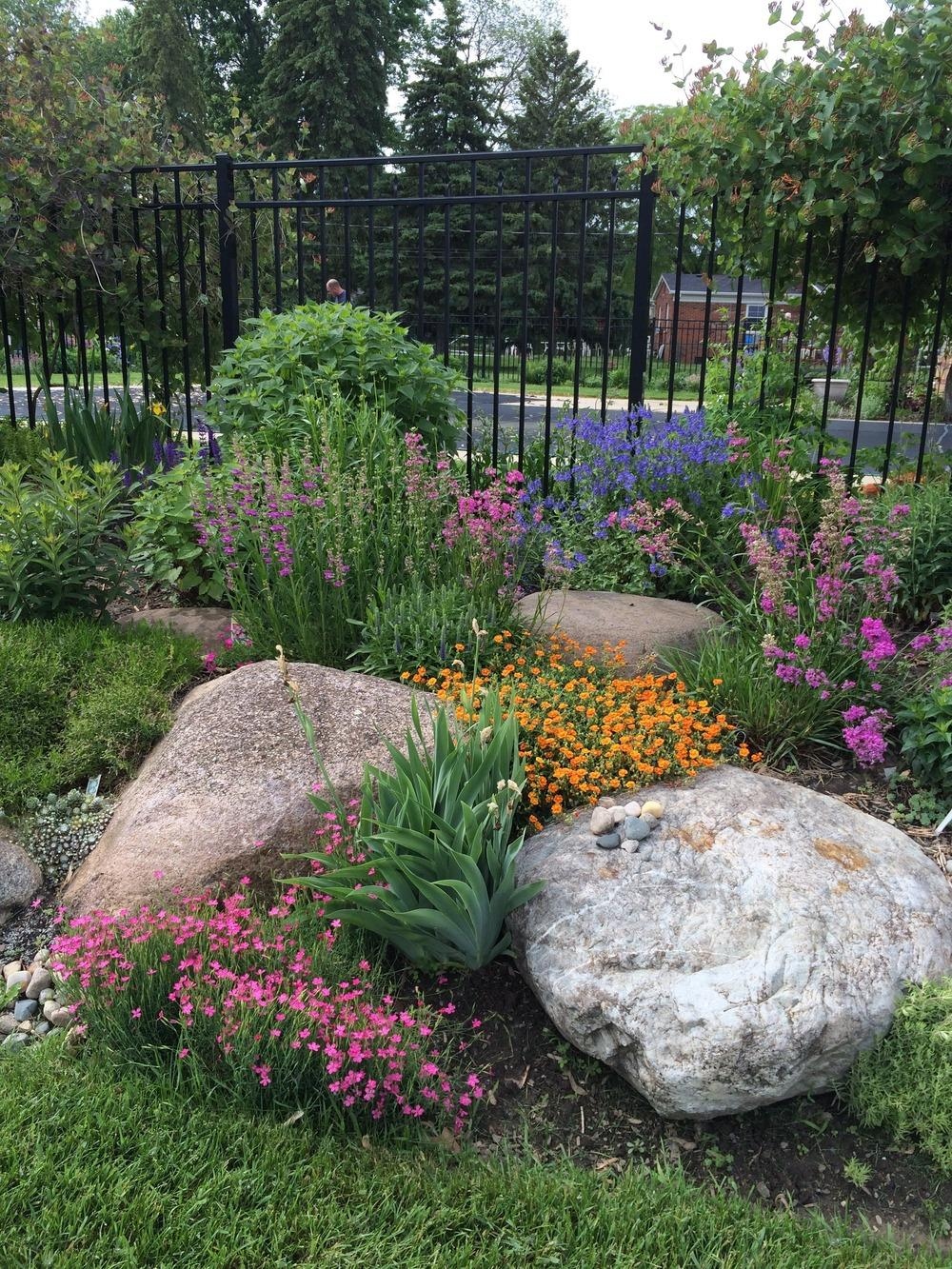 Creating a Stunning Garden with Rocks