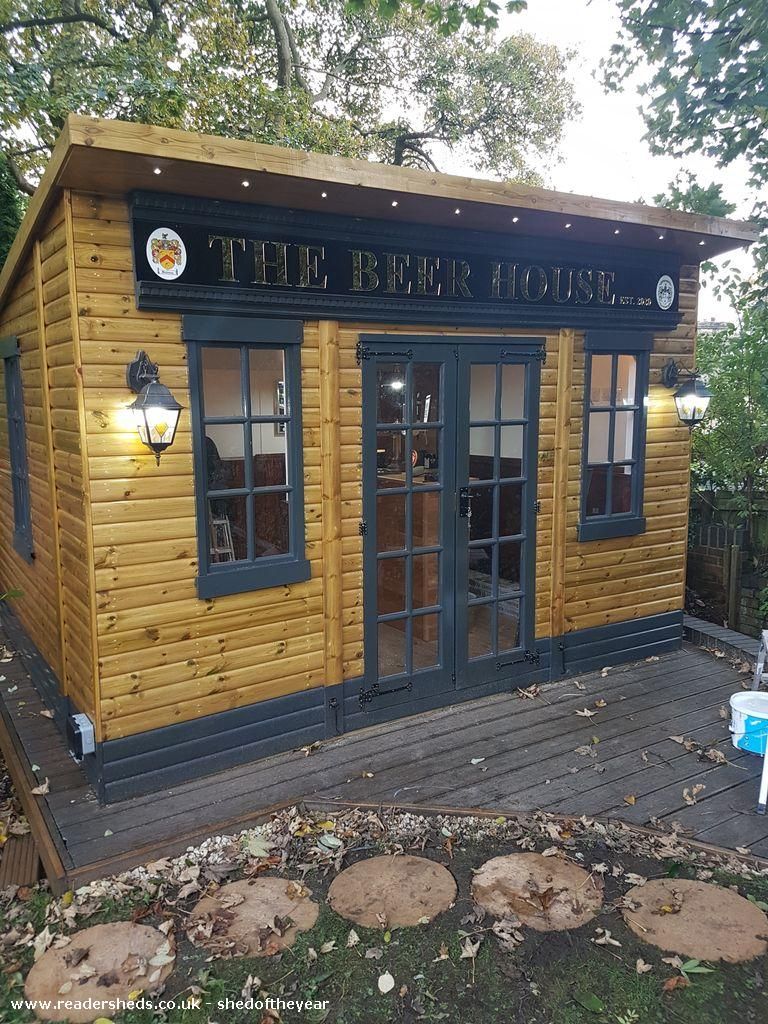 Creating a Stylish and Functional Outdoor Bar in Your Backyard