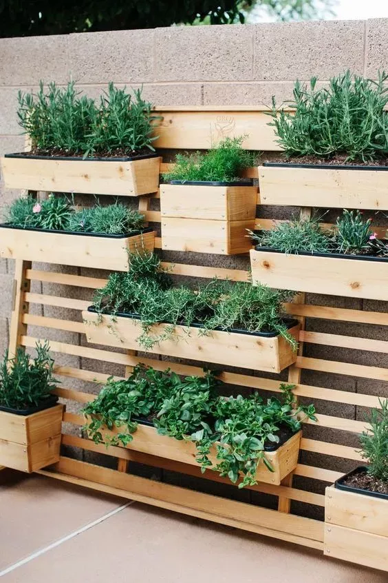 garden planter wall