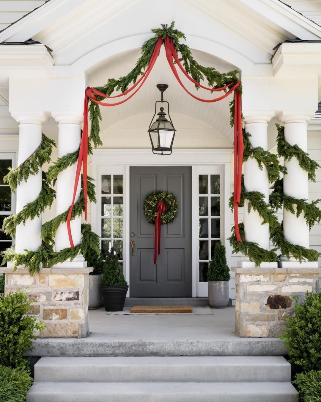 Creative Christmas Front Porch Decor Ideas for a Festive Welcome