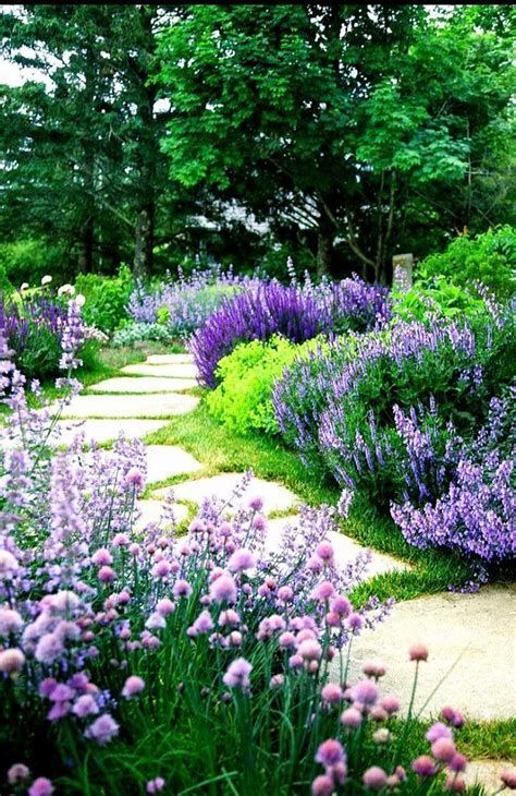 Creative Flower Garden Inspiration for Your Backyard