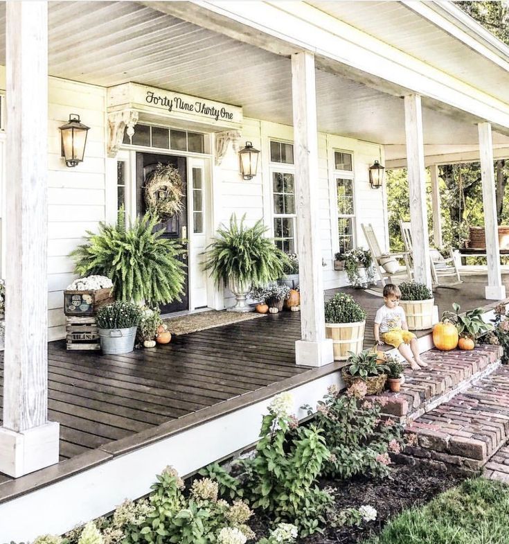 Creative Front Porch Decorating Ideas for Your Home
