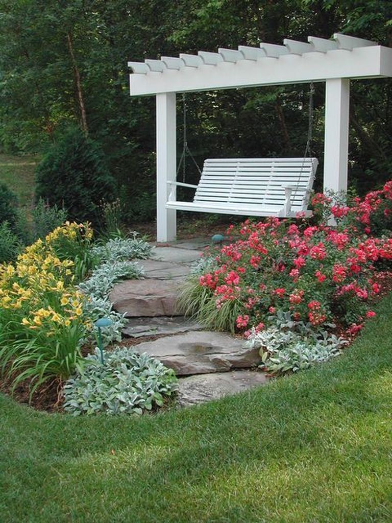 Creative Front Yard Sitting Area Ideas for Your Home