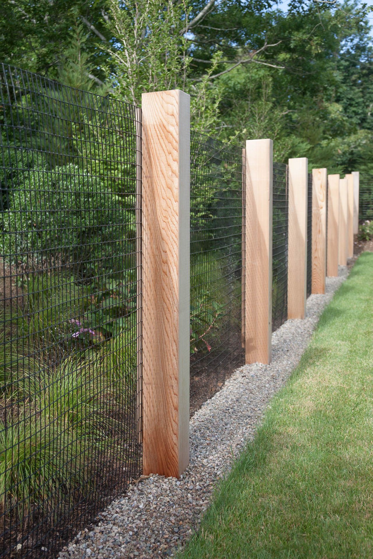 Creative Garden Fencing Solutions: Enhance Your Outdoor Space with These Beautiful Ideas