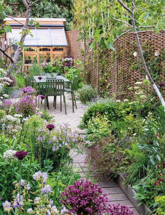 Creative Ideas for Compact Gardens