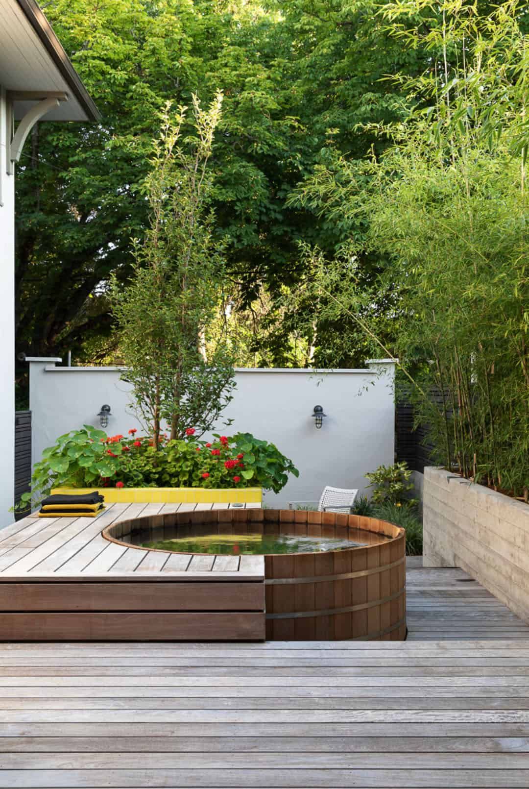Creative Ideas for Cozy Garden Hot Tubs