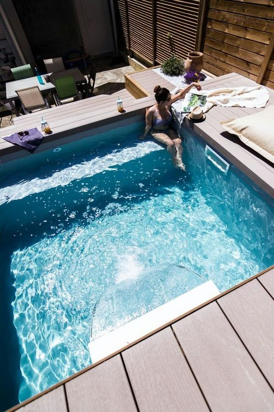 Creative Pool Deck Design Inspiration for Your Outdoor Oasis