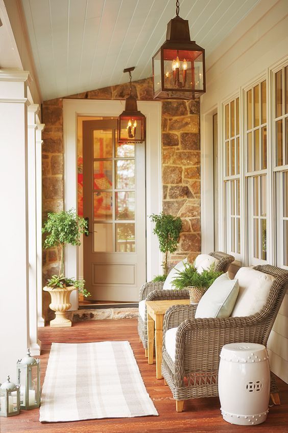 Creative Ways to Decorate a Cozy Screened-In Porch