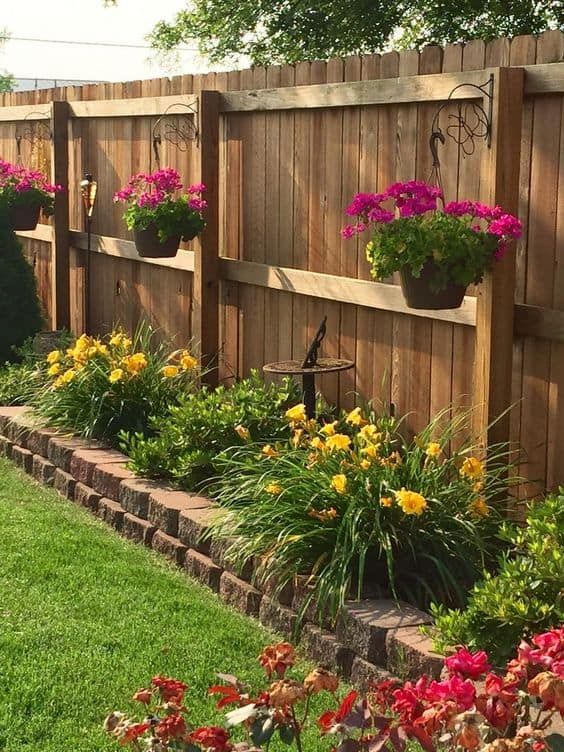 Creative Ways to Design a Charming Backyard Flower Garden
