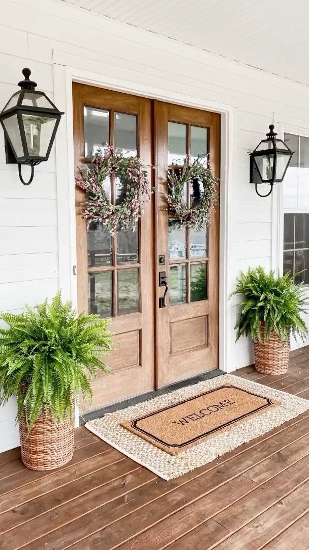 Creative Ways to Spruce Up Your Front Porch with Decor