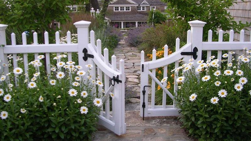 Creative and Inspiring Picket Fence Design Concepts