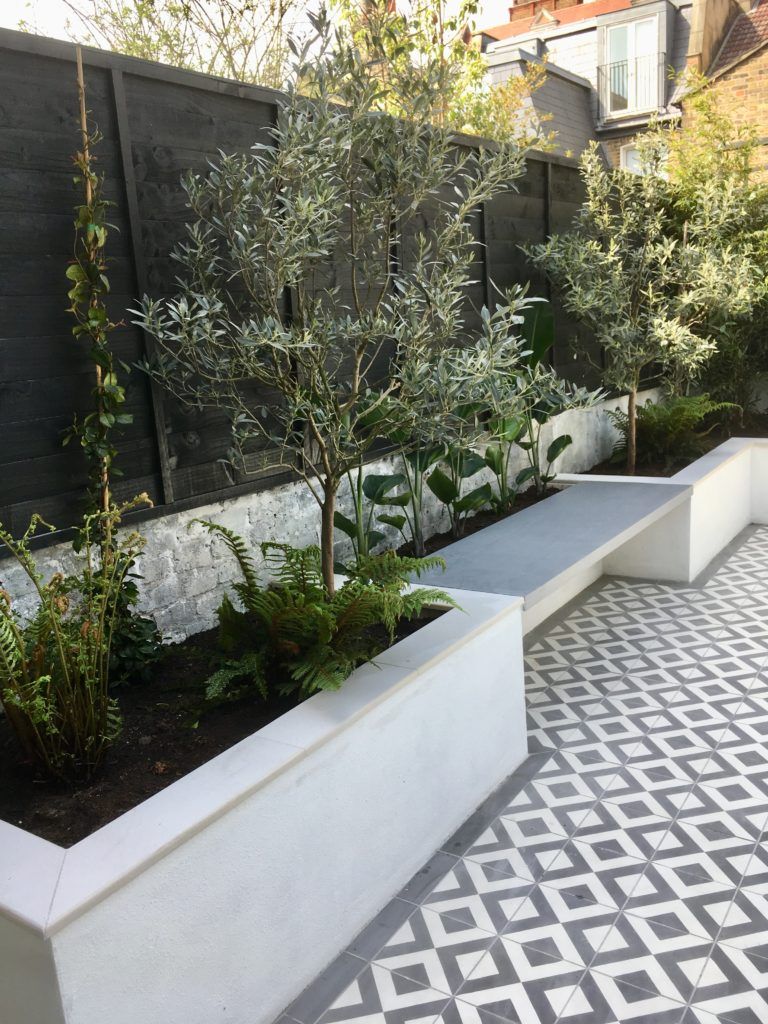 Creative ways to enhance your garden with low boundary structures