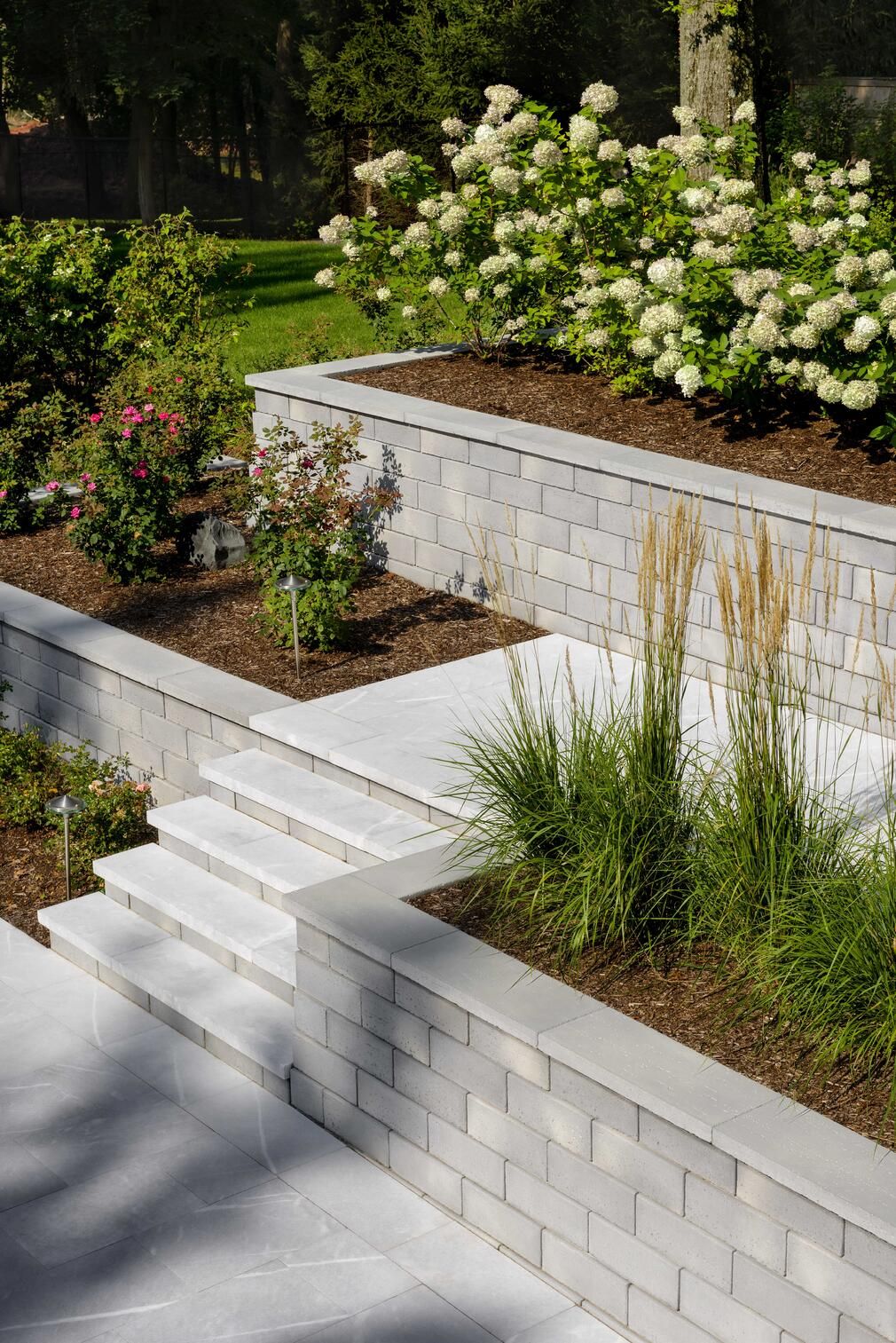 Creatively Reinventing Your Outdoor Space with Stunning Retaining Walls