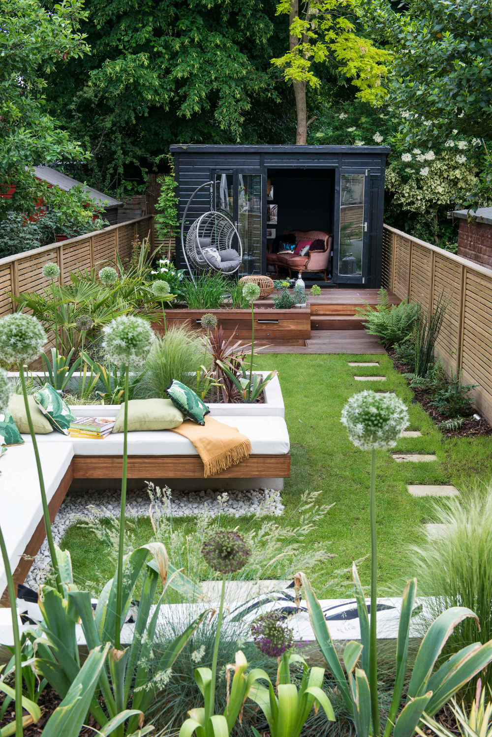 Creating a Beautiful Front Yard: Tips for Designing Your Home’s Garden