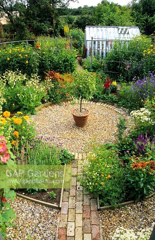 Discover the Beauty of Circular Garden Designs