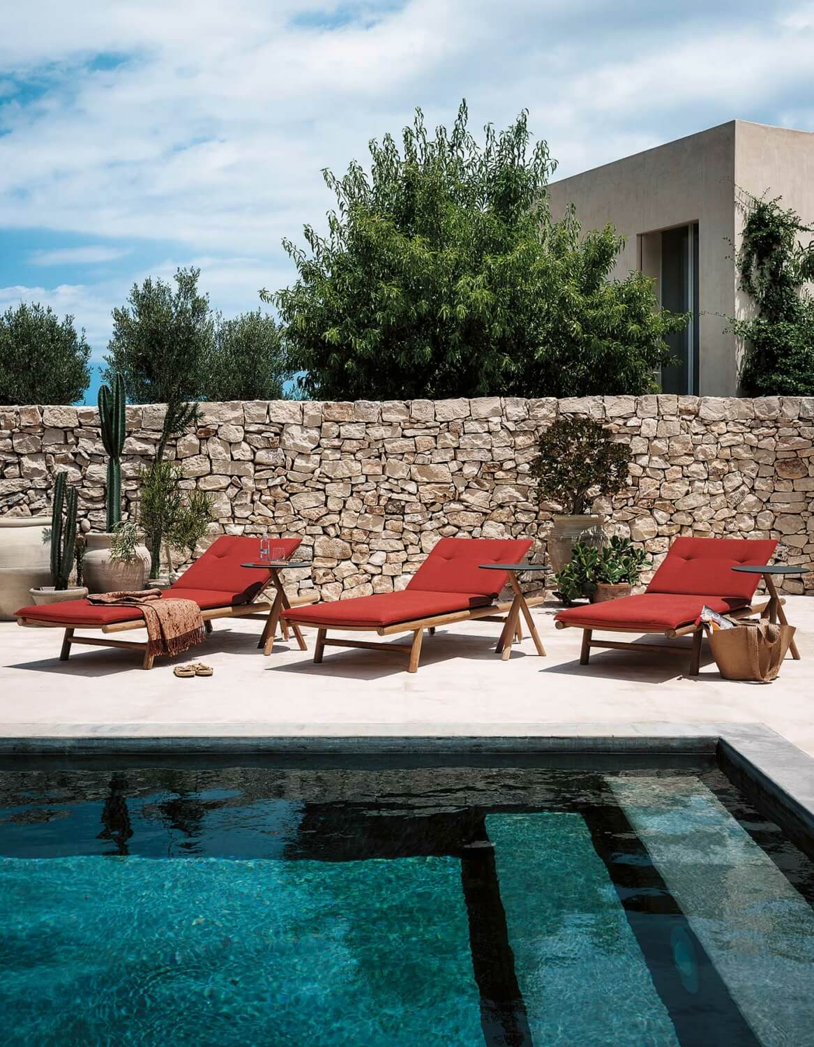 Discover the Ultimate Comfort with Garden Recliners