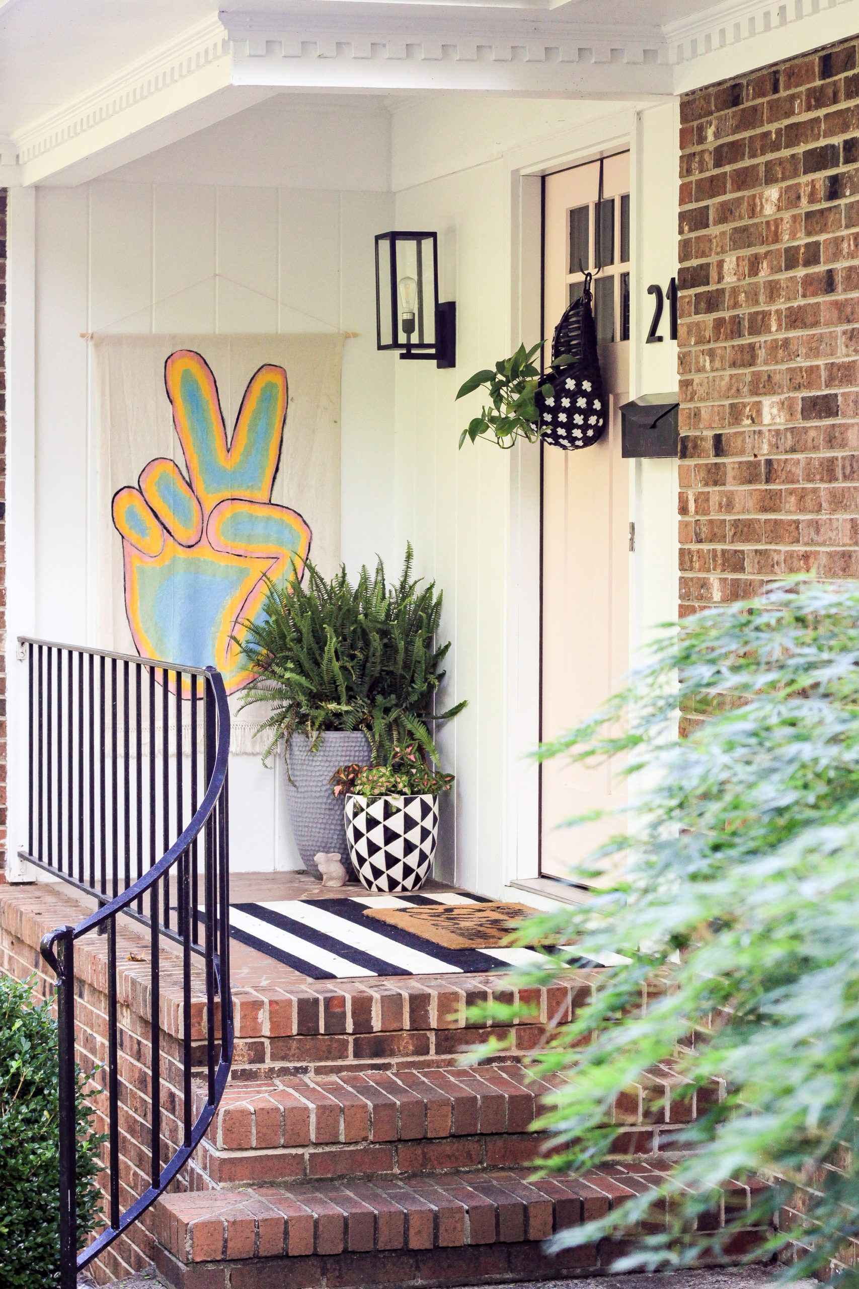 Easy Front Porch Ideas for a Charming Entrance