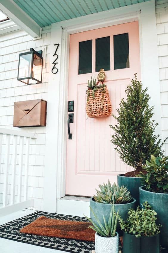 Easy Ways to Jazz Up Your Front Porch