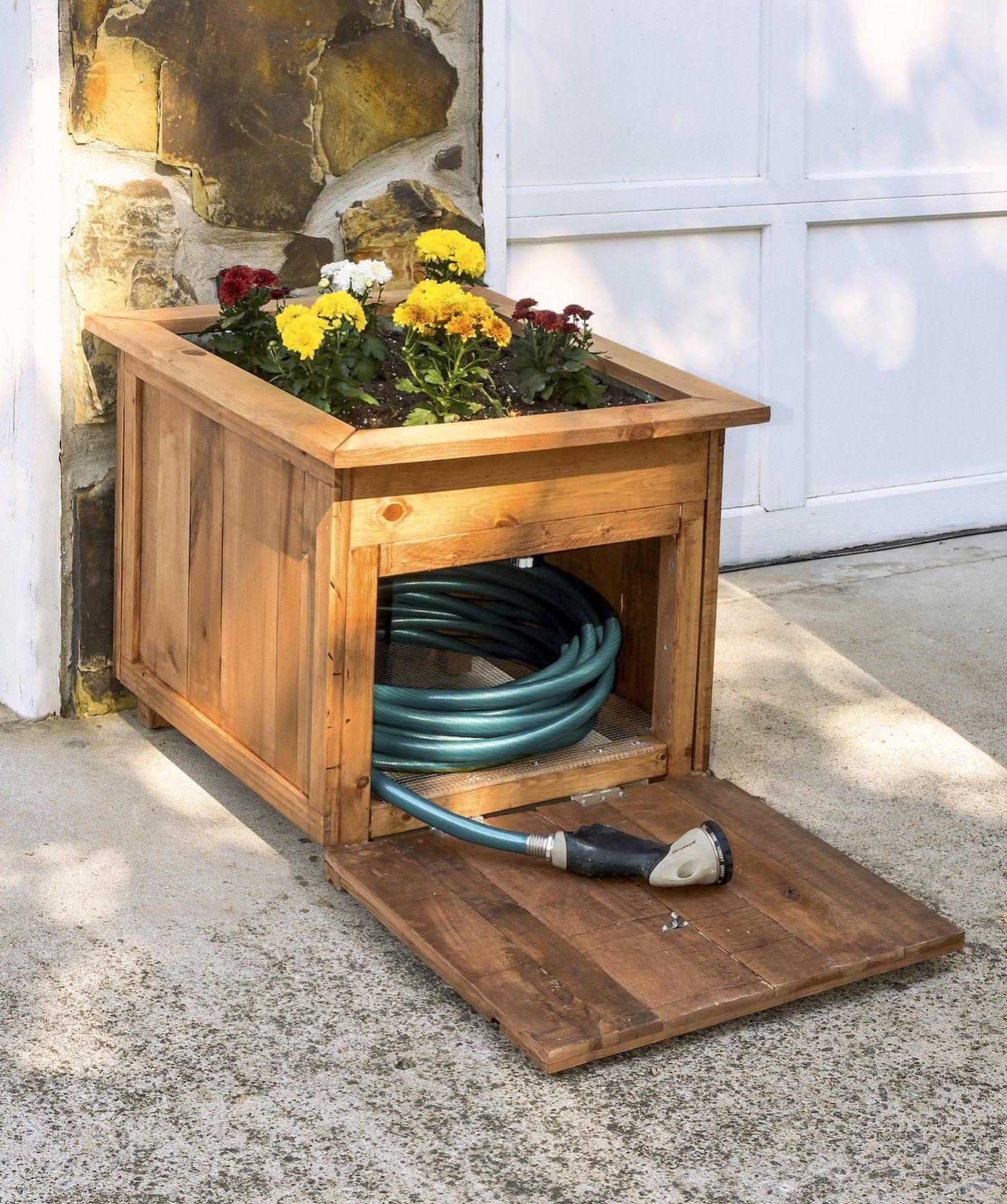 Efficient Solutions for Compact Garden Storage