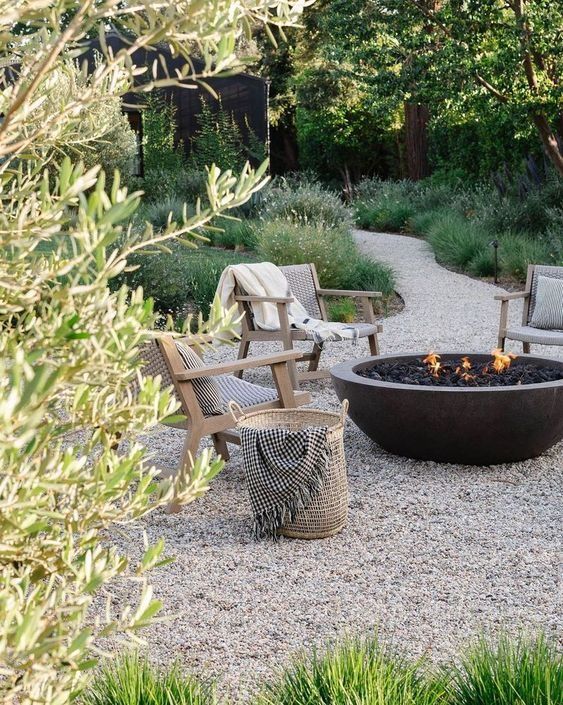 Effortless Garden: Simple Ways to Keep Your Outdoor Space Looking Beautiful