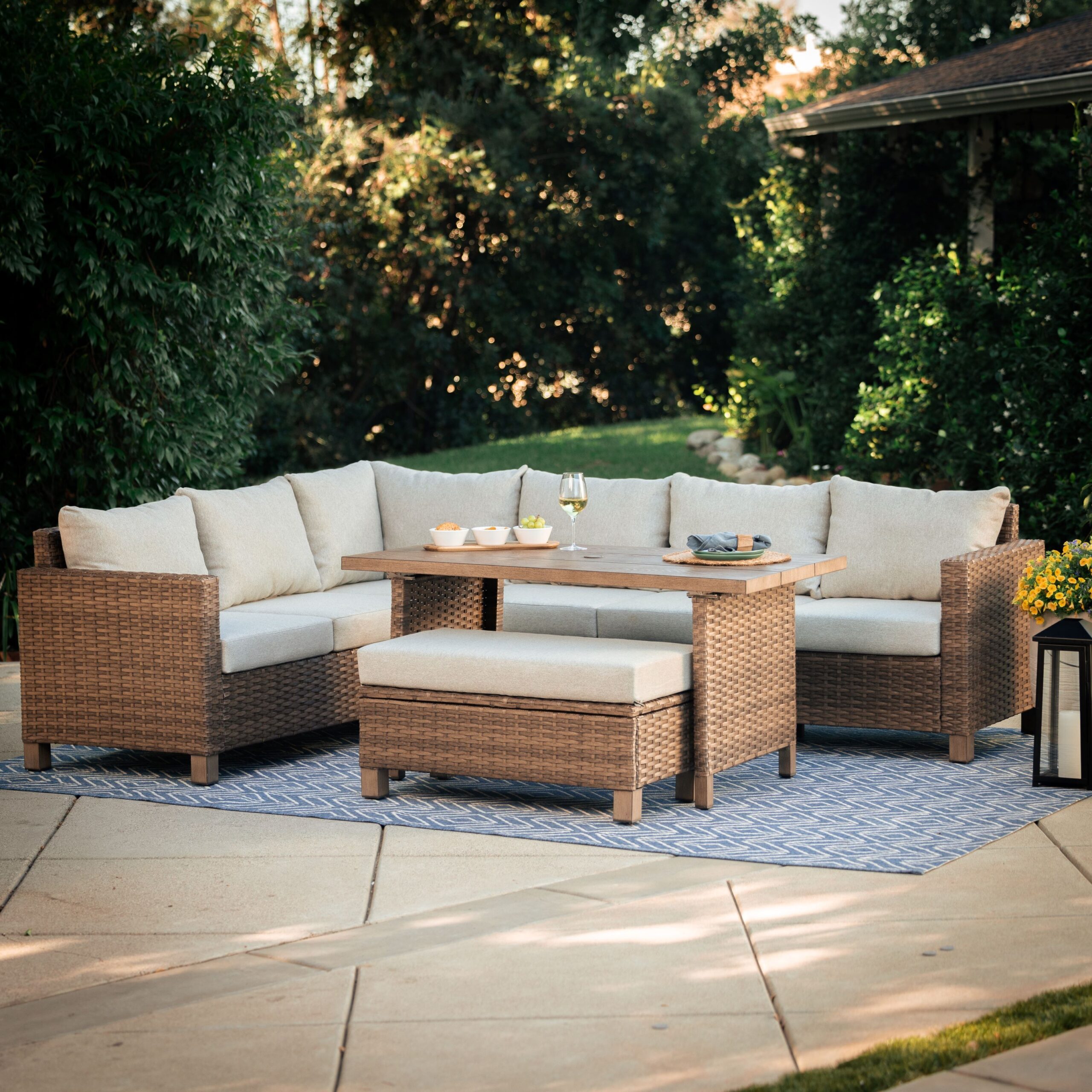 Elegant Outdoor Dining Sets to Elevate Your Outdoor Space