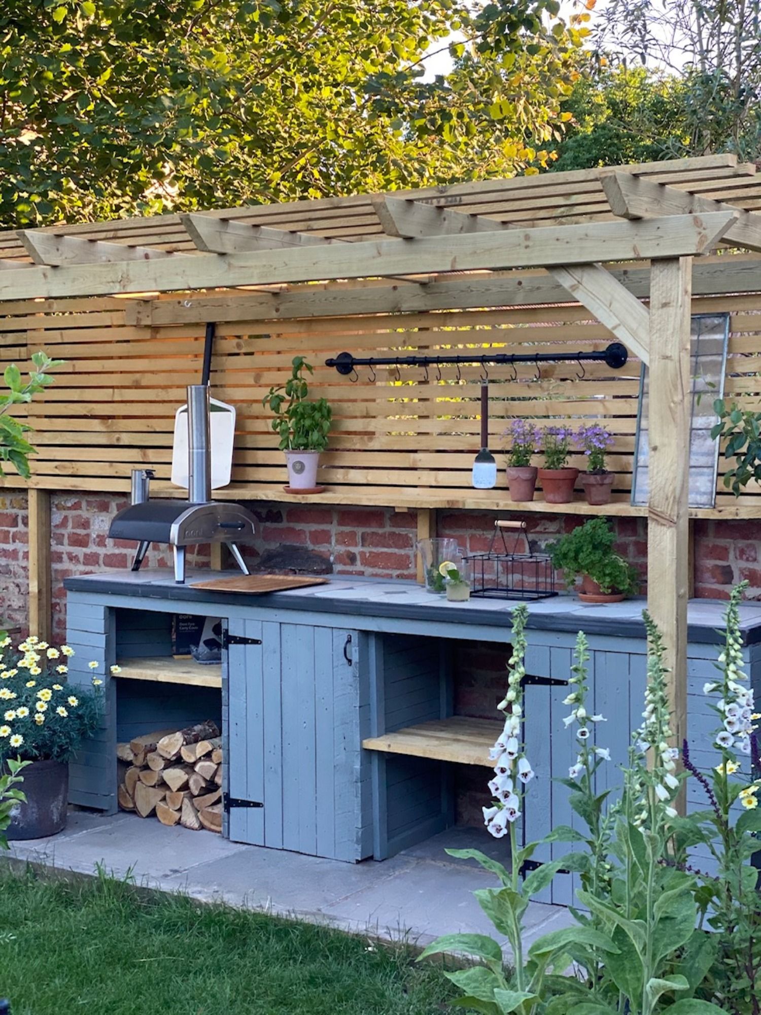 Elegant Outdoor Kitchen Design for Your Backyard Oasis