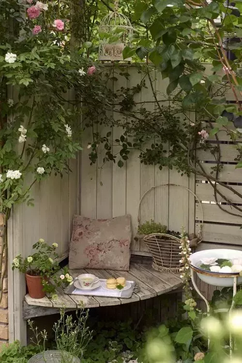Elegant and Creative Ways to Decorate Your Garden