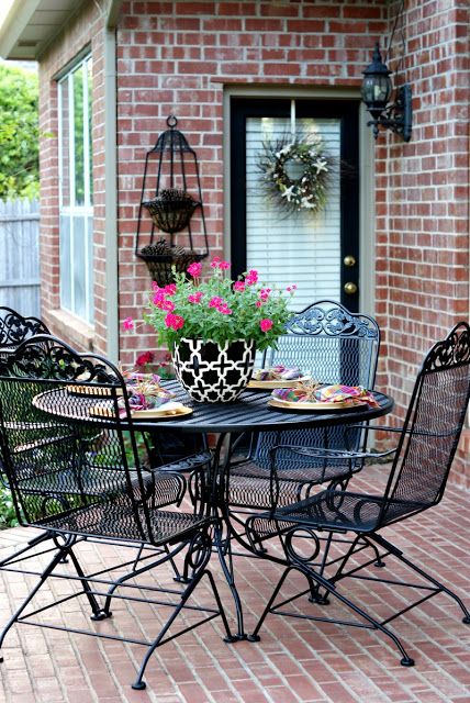 Elegant and Timeless: The Beauty of Wrought Iron Patio Furniture