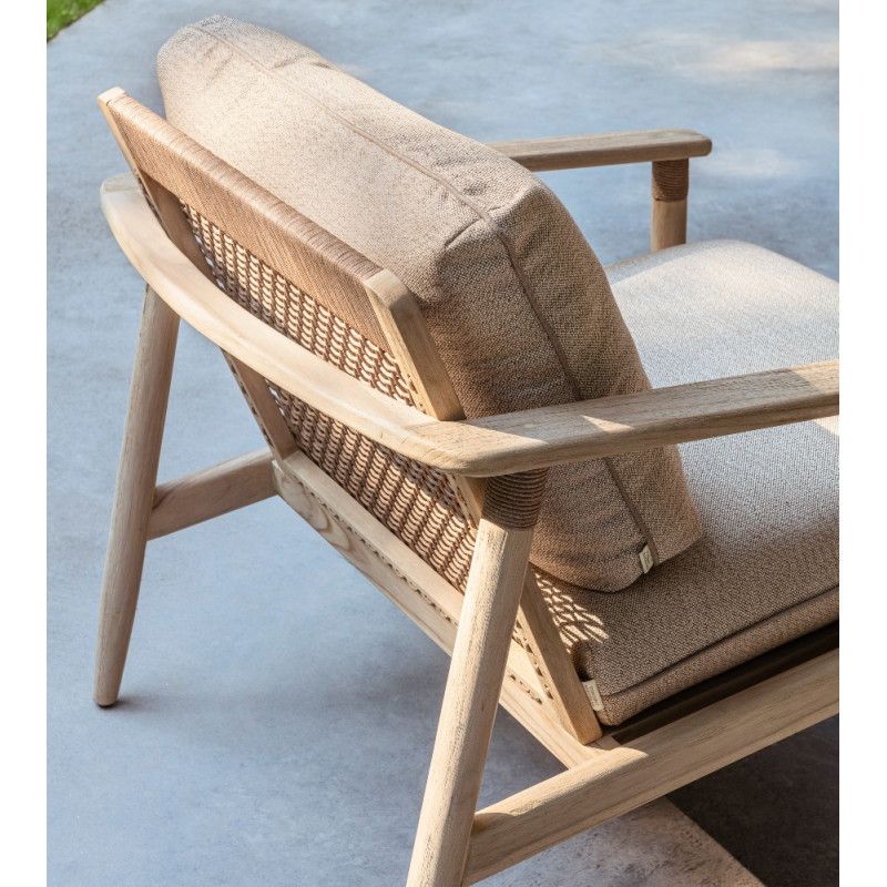 Embrace Comfort and Relaxation with Outdoor Lounge Chairs
