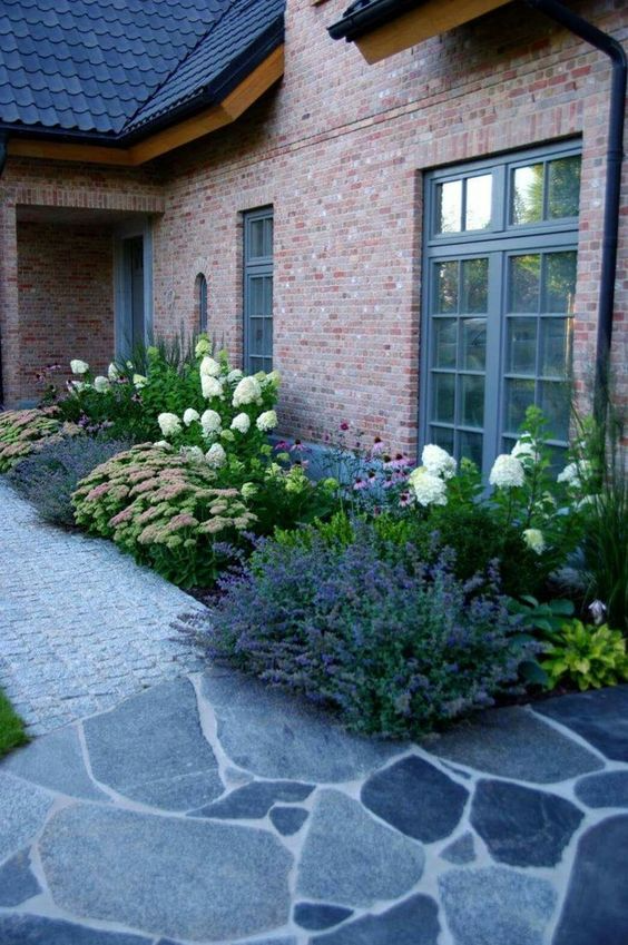 garden ideas in front of house