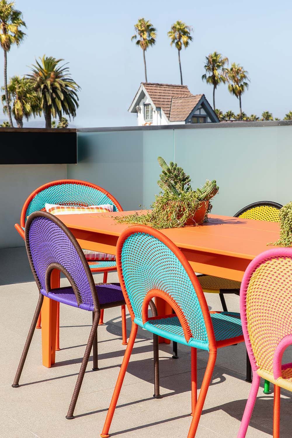 Enhance Your Outdoor Dining Experience with Stylish Patio Chairs