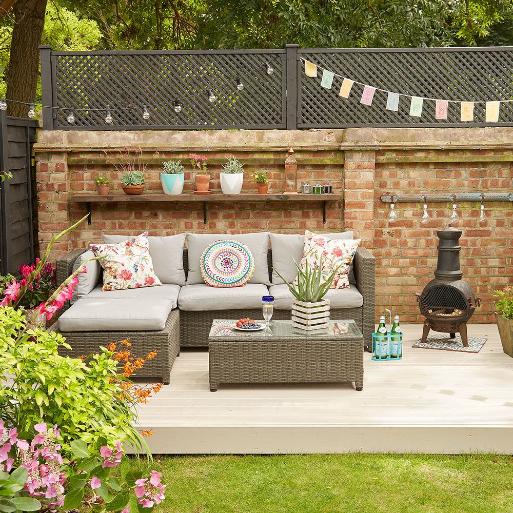 Enhance Your Outdoor Space with Cozy Garden Seating