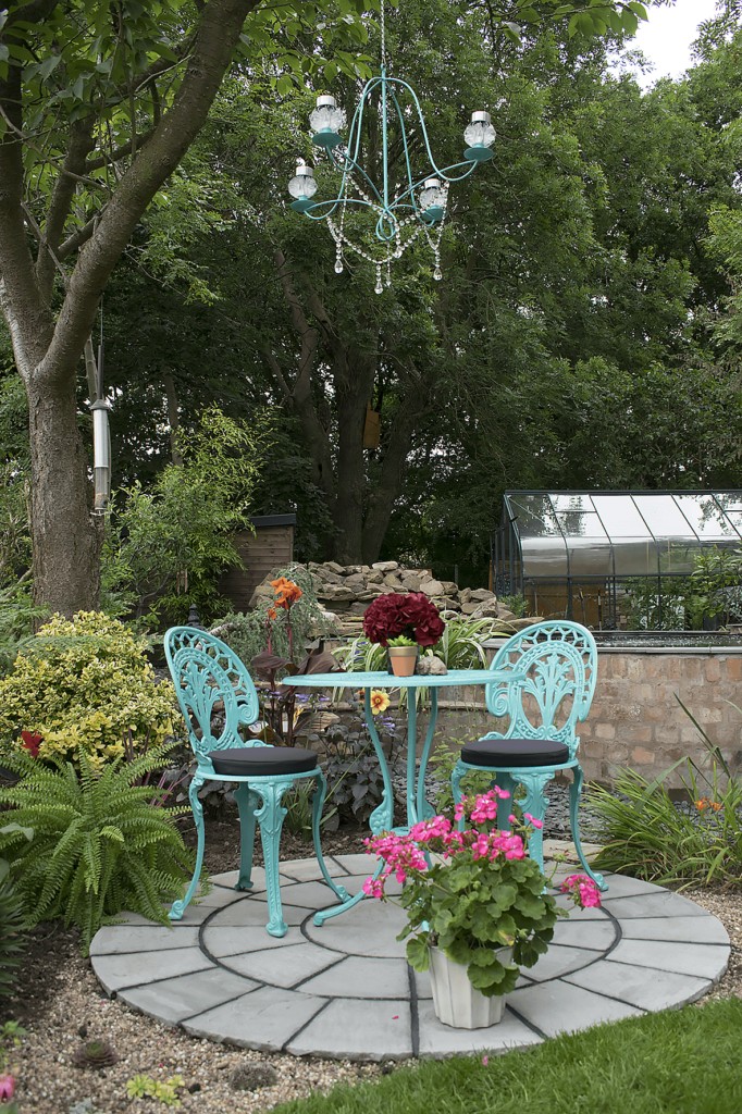 garden tables and chairs