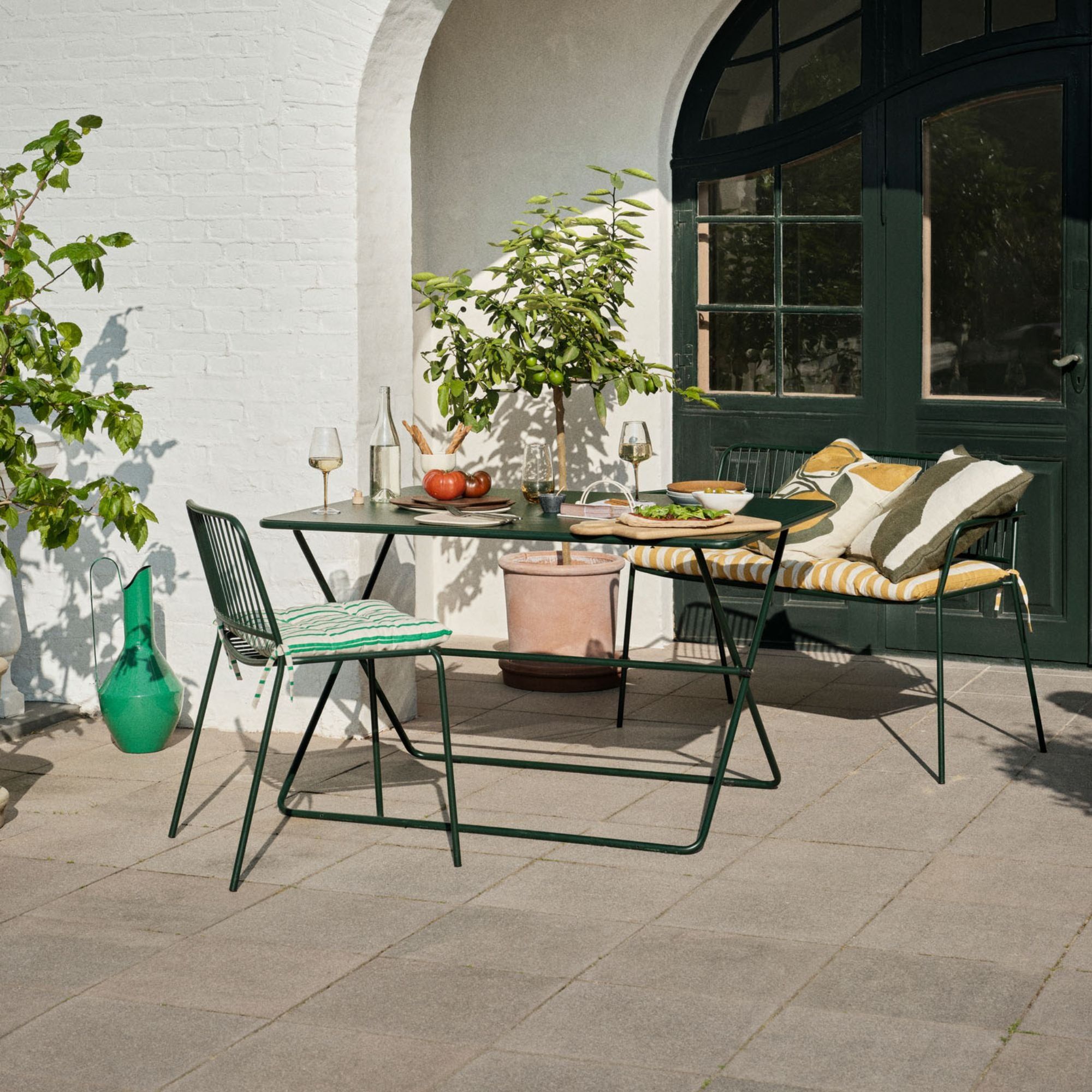 Enhance Your Outdoor Space with Stylish Garden Tables and Chairs