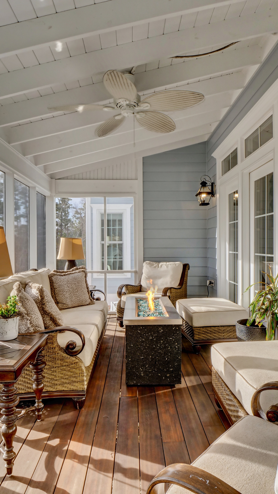 Enjoying the Outdoors: The Benefits of a Screened-In Porch on Your Deck