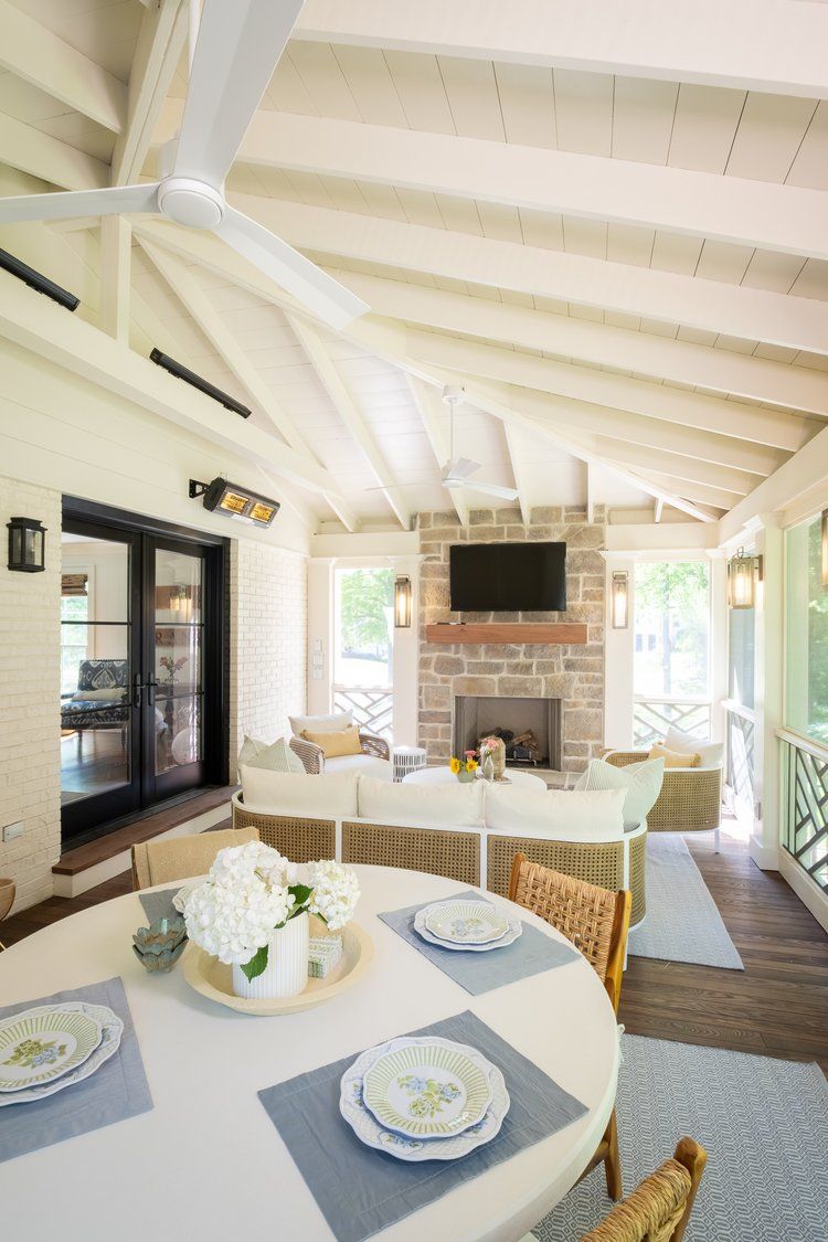 Enjoying the Outdoors with a Screened-In Porch