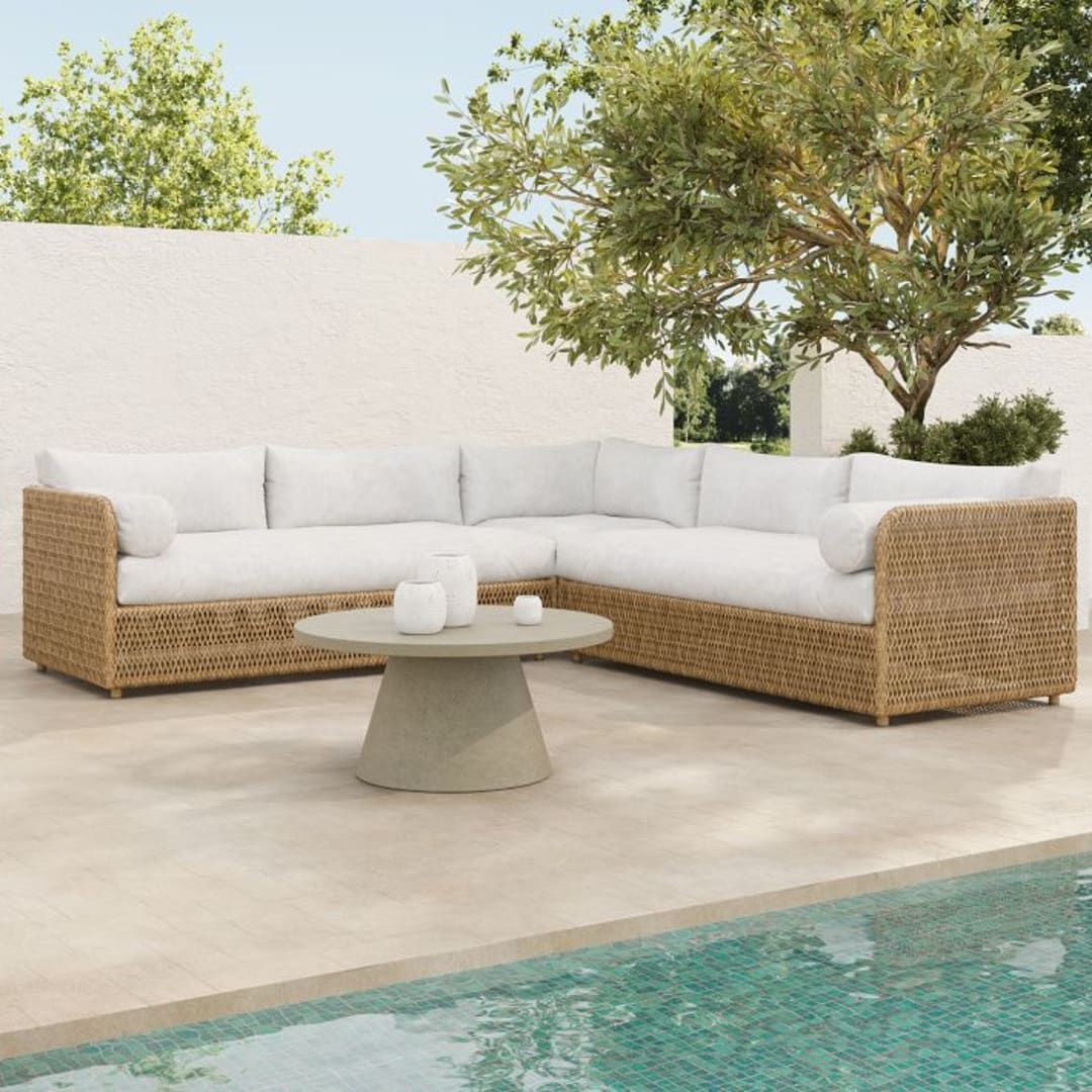 Expansive Outdoor Seating: The Beauty of Sectional Sofas for Your Outdoor Space