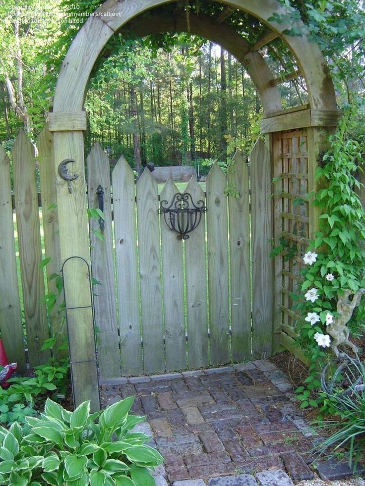 Exploring the Beauty of Handcrafted Wooden Garden Gates