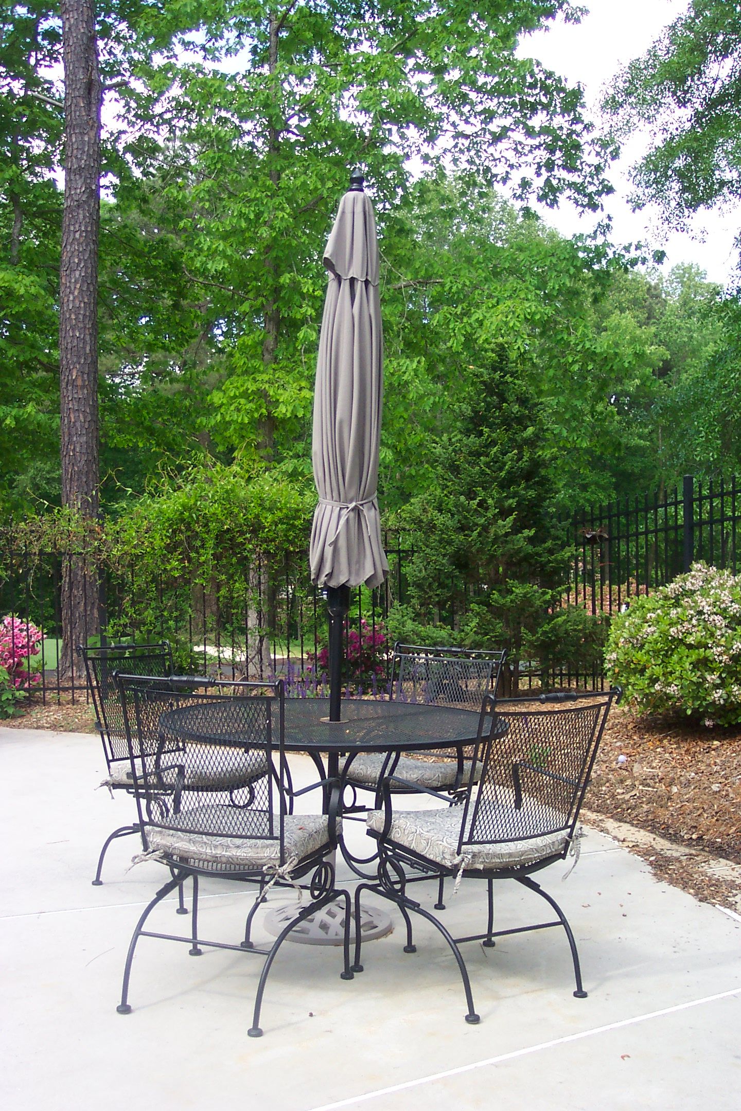 Exquisite Wrought Iron Patio Furniture: Elegant and Timeless Pieces for Your Outdoor Space