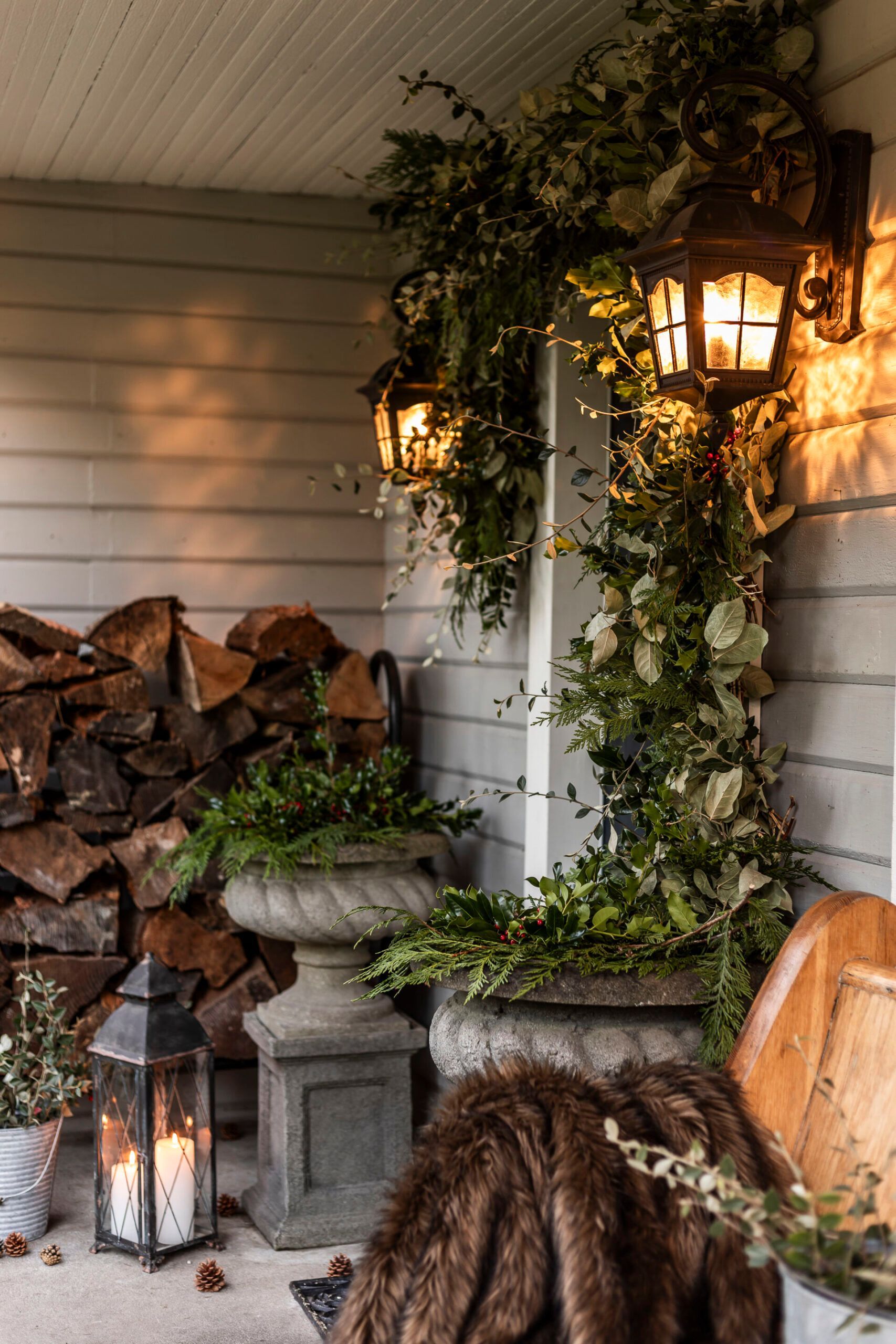 Festive Christmas Front Porch Decor Ideas for a Warm Holiday Welcome
