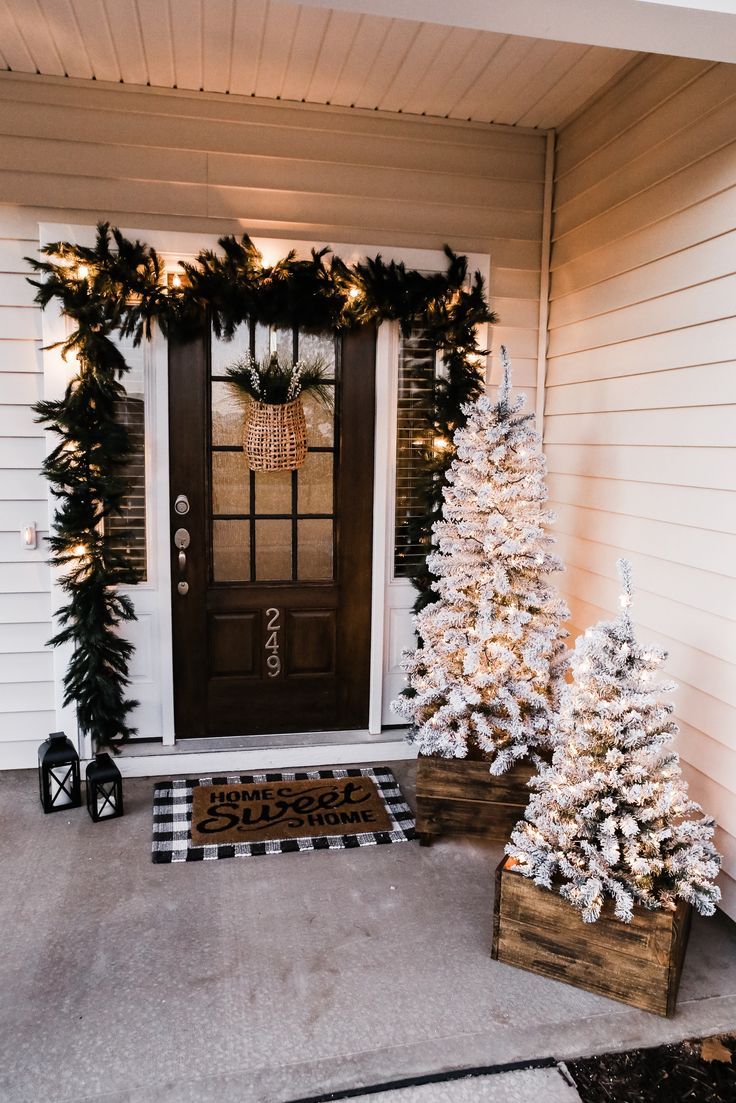 Festive Front Porch Decorations for a Magical Christmas