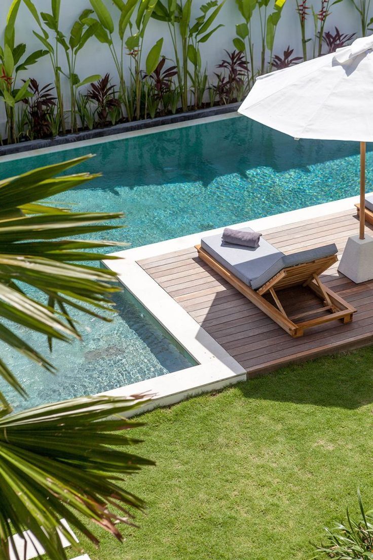 Innovative Poolside Oasis: A Guide to Transforming Your Landscape