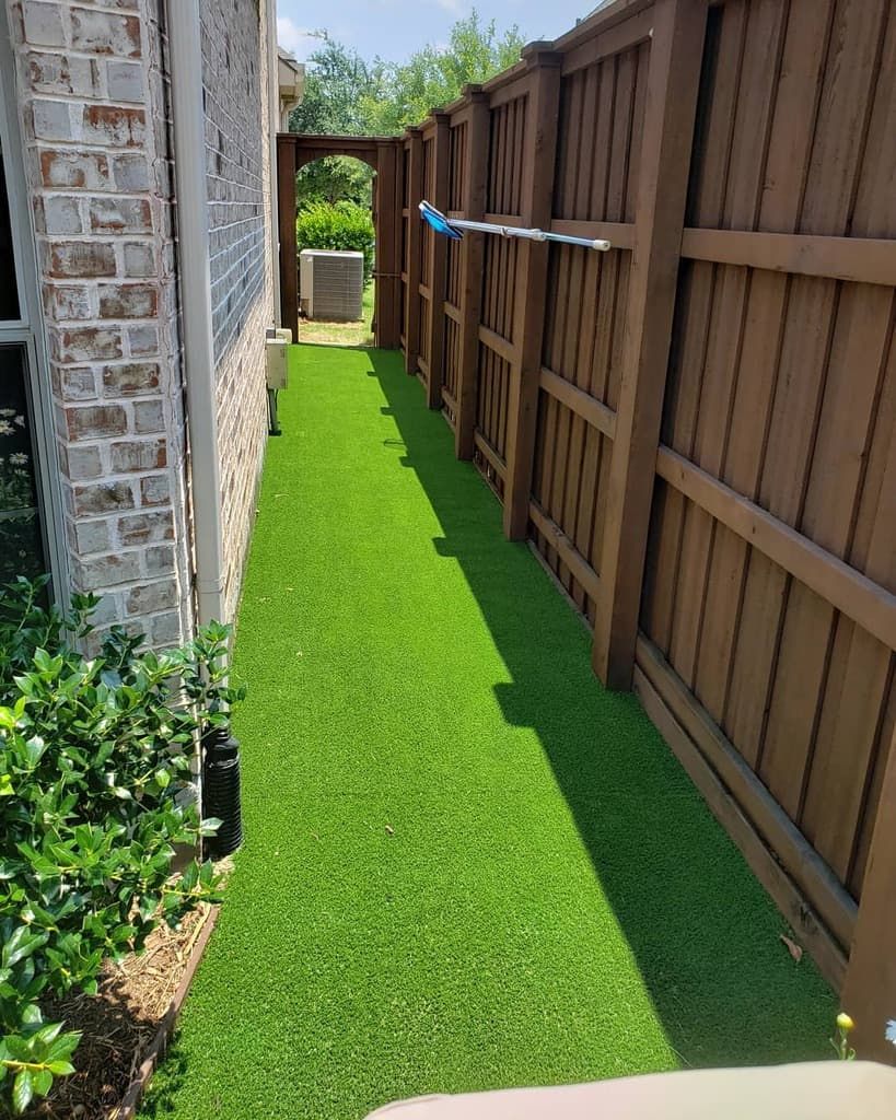 dog run side yard