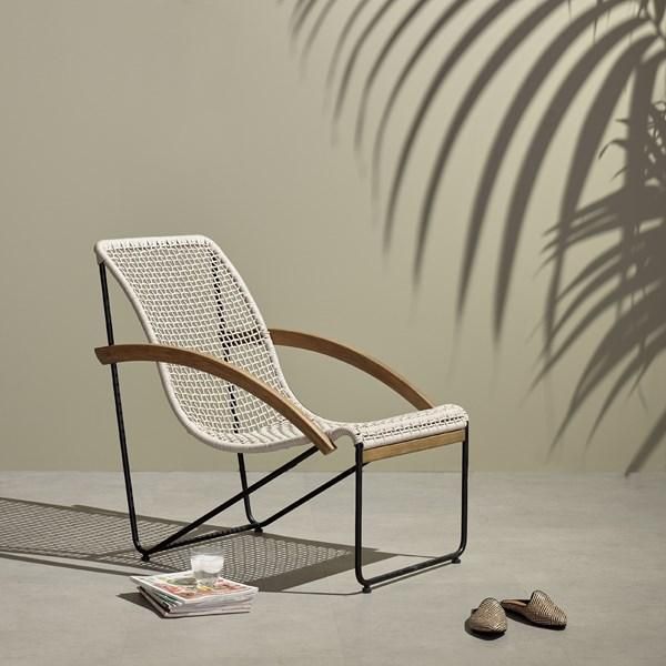 Relaxation Redefined: The Ultimate Guide to Outdoor Lounge Chairs