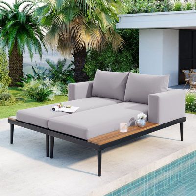 Relaxing and Stylish: The Ultimate Patio Daybed for Outdoor Comfort