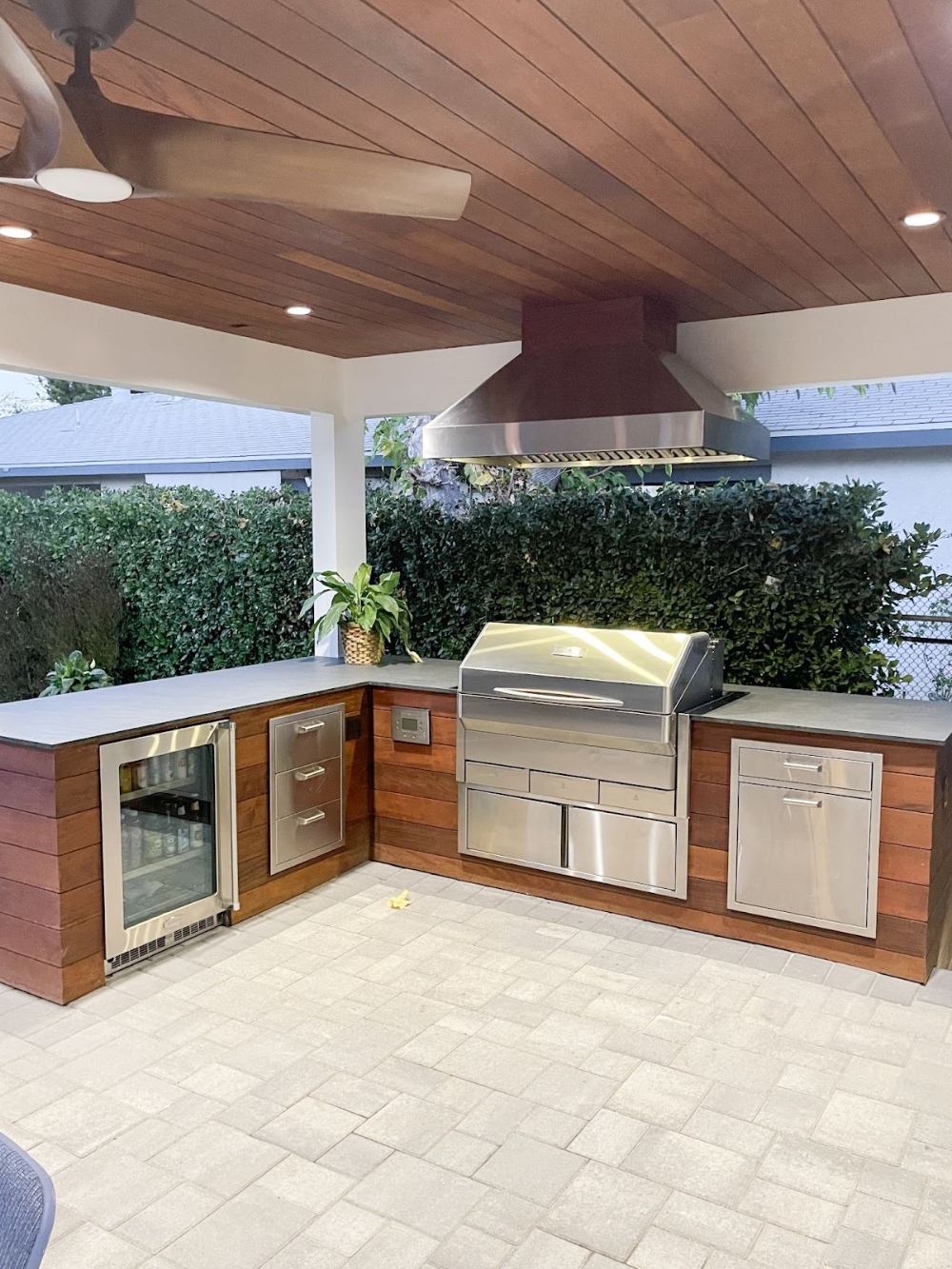 Creating the Perfect Outdoor Kitchen Oasis