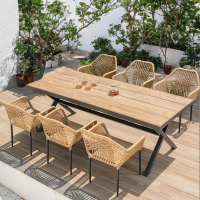 Selecting the Perfect Set for Your Outdoor Dining Space